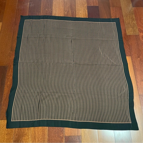 Unbranded Accessories - 100% Pure Silk Scarf Shawl Bandana Wrap Large 41"x43" Made In Korea B1